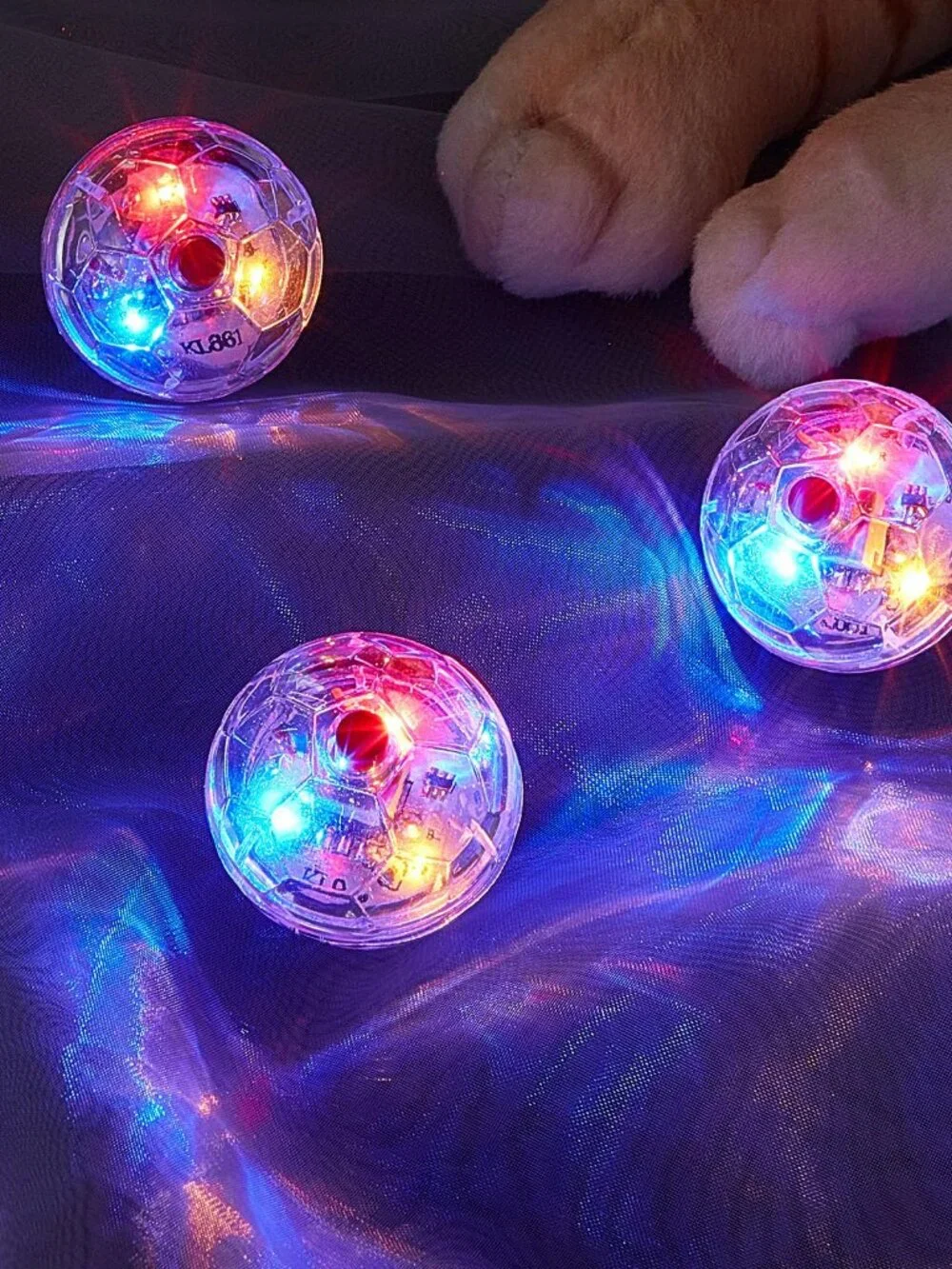 Frienda 4 Pieces Ghost Hunting Cat Ball Motion Light up Cat Balls LED Motion Act